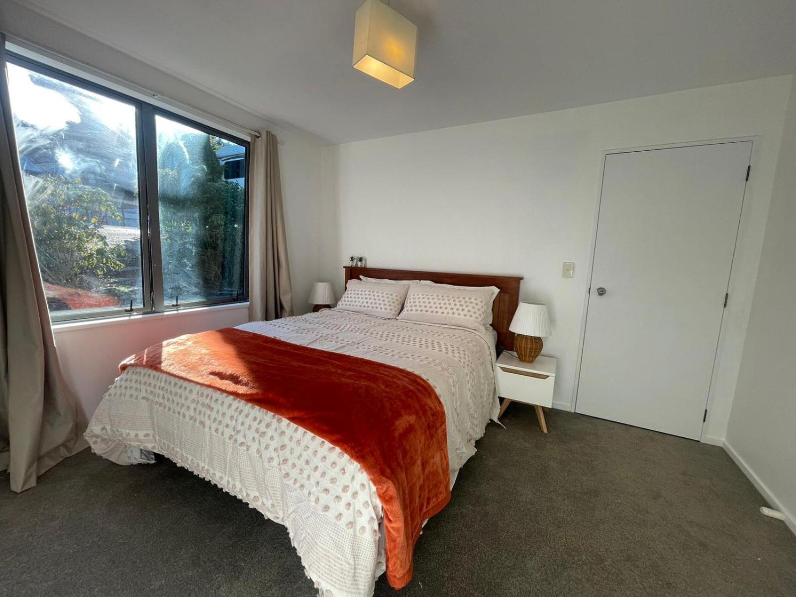 Ming'S Lakeside Goldleaf Suites Queenstown Exteriör bild