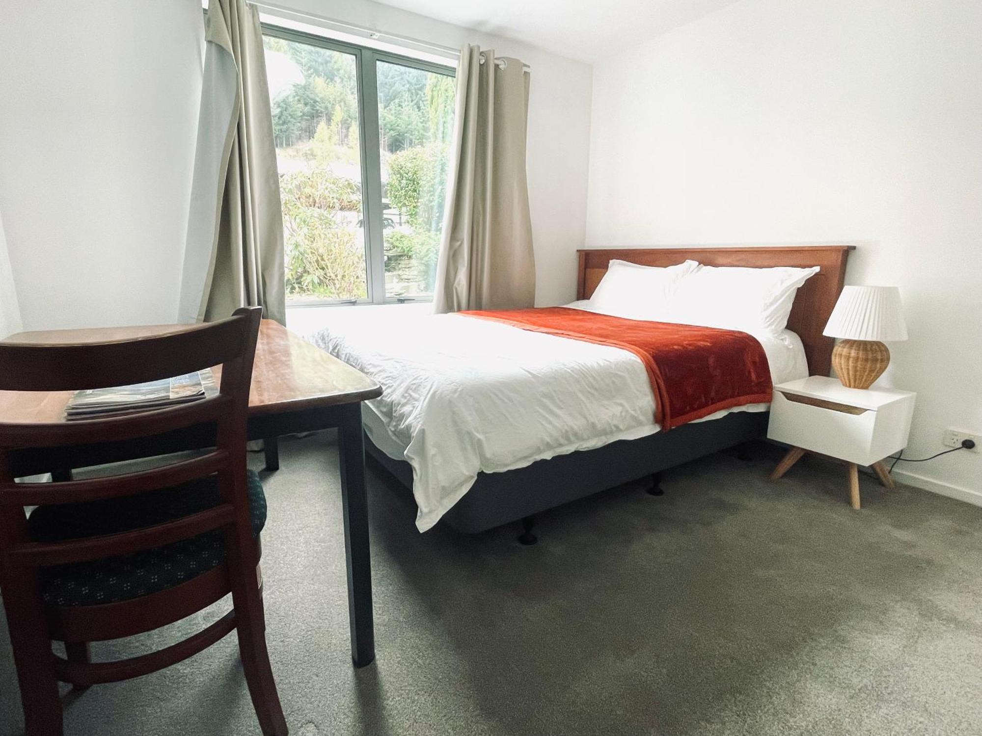 Ming'S Lakeside Goldleaf Suites Queenstown Exteriör bild
