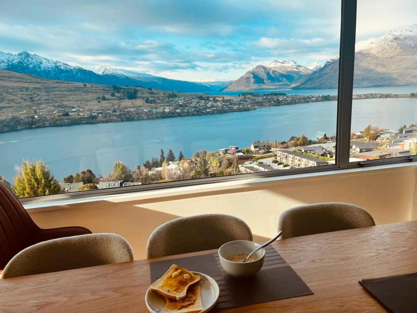 Ming'S Lakeside Goldleaf Suites Queenstown Exteriör bild