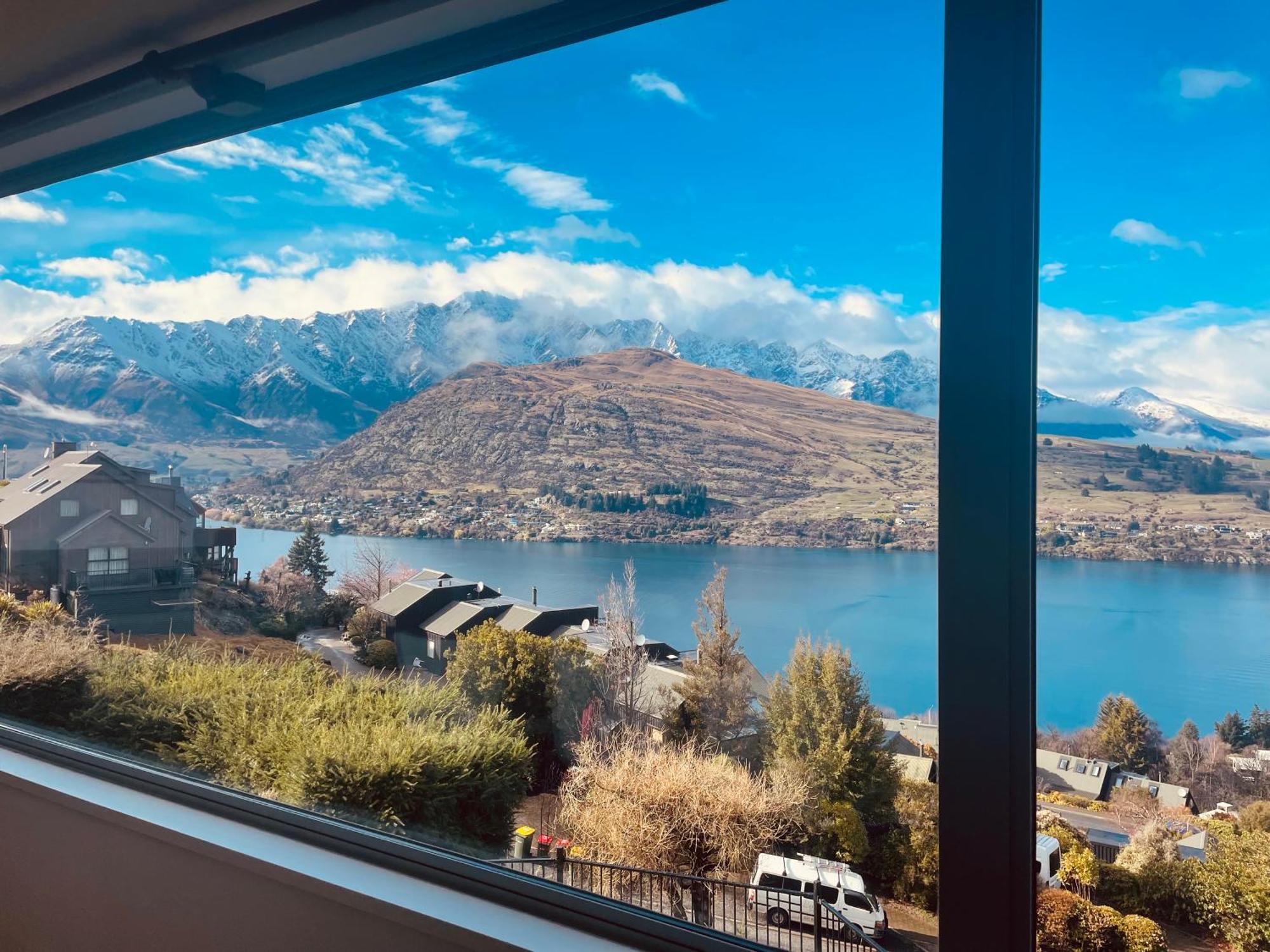 Ming'S Lakeside Goldleaf Suites Queenstown Exteriör bild