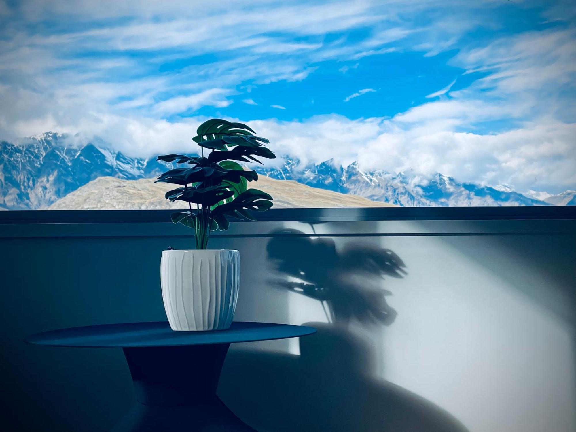 Ming'S Lakeside Goldleaf Suites Queenstown Exteriör bild