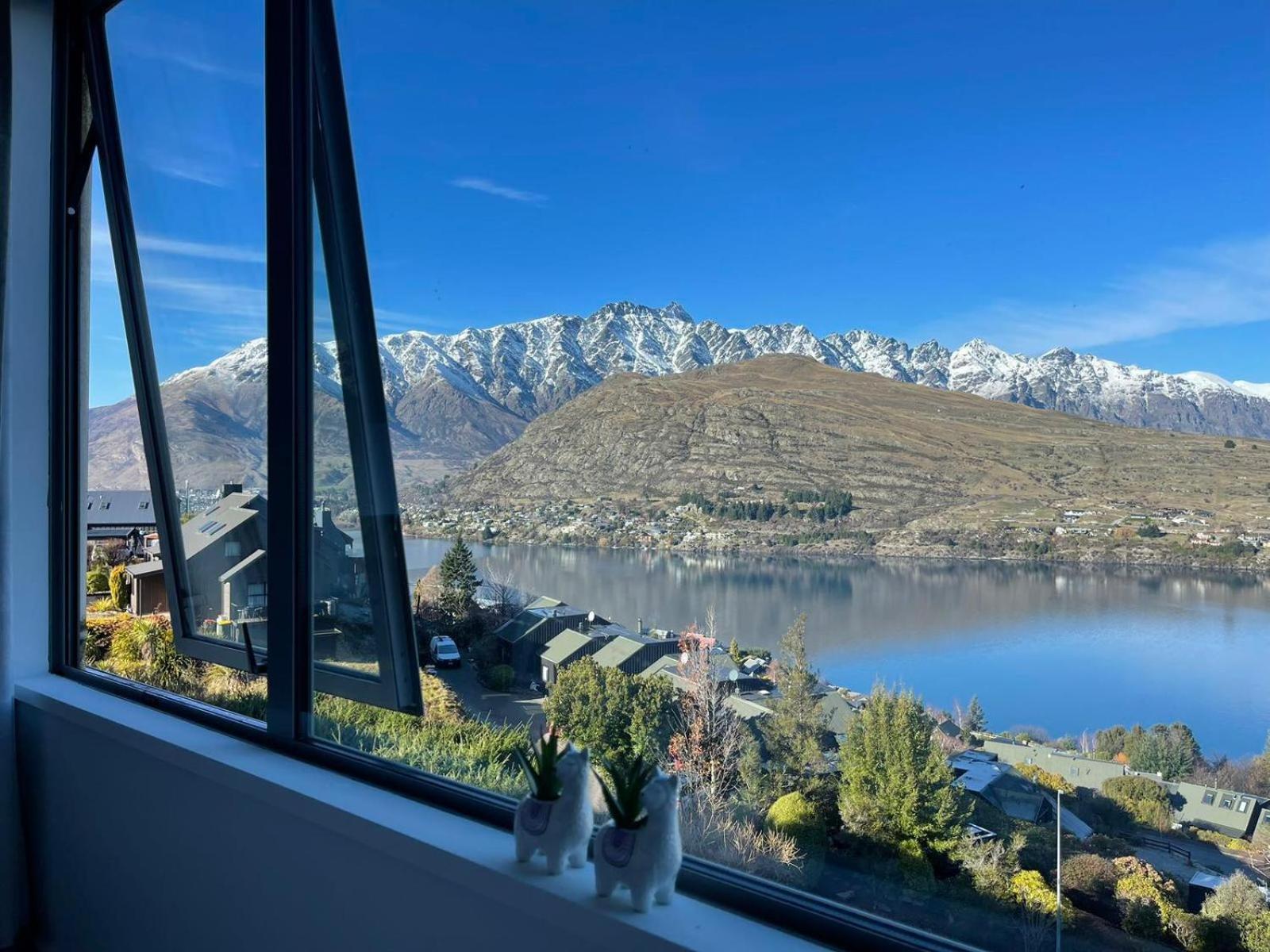 Ming'S Lakeside Goldleaf Suites Queenstown Exteriör bild