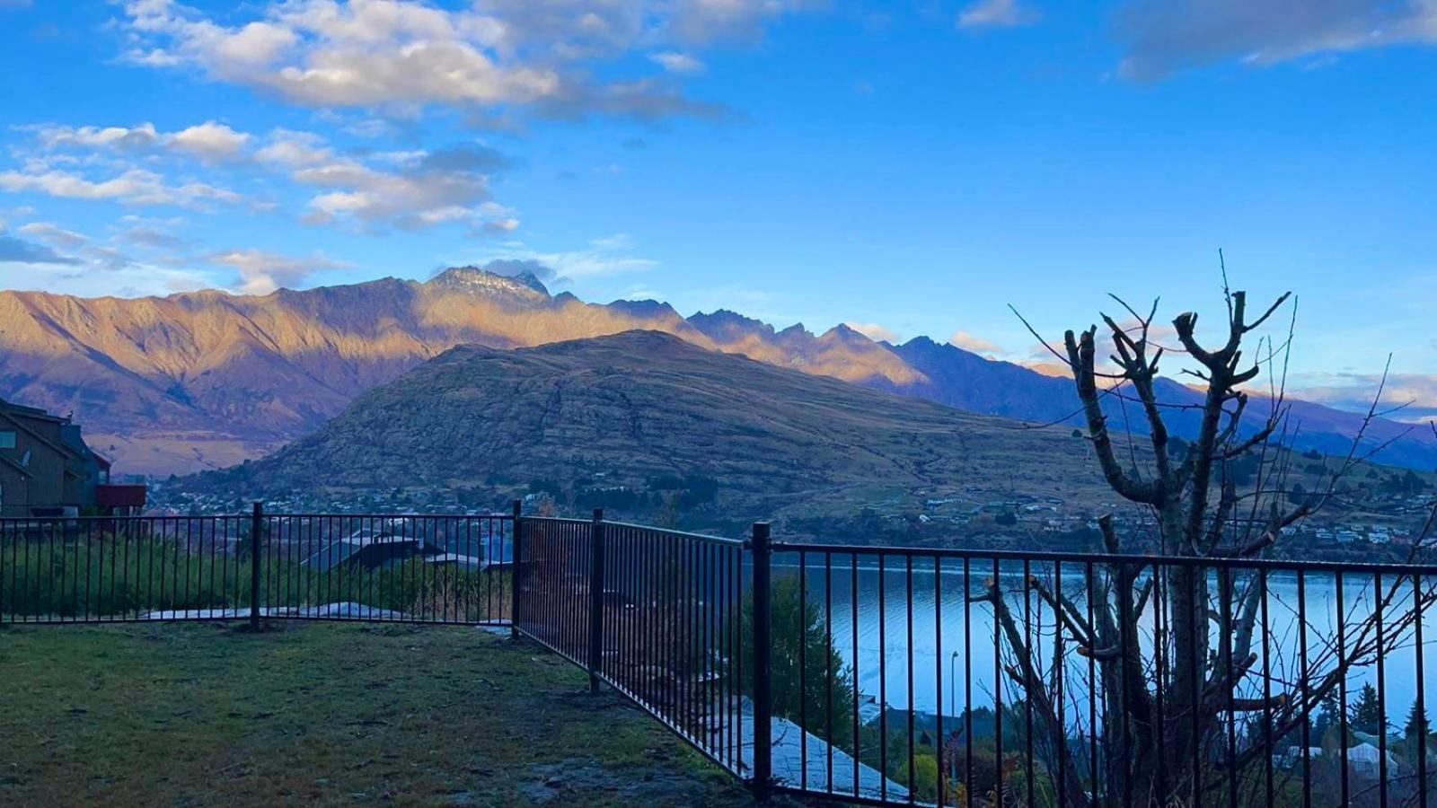 Ming'S Lakeside Goldleaf Suites Queenstown Exteriör bild