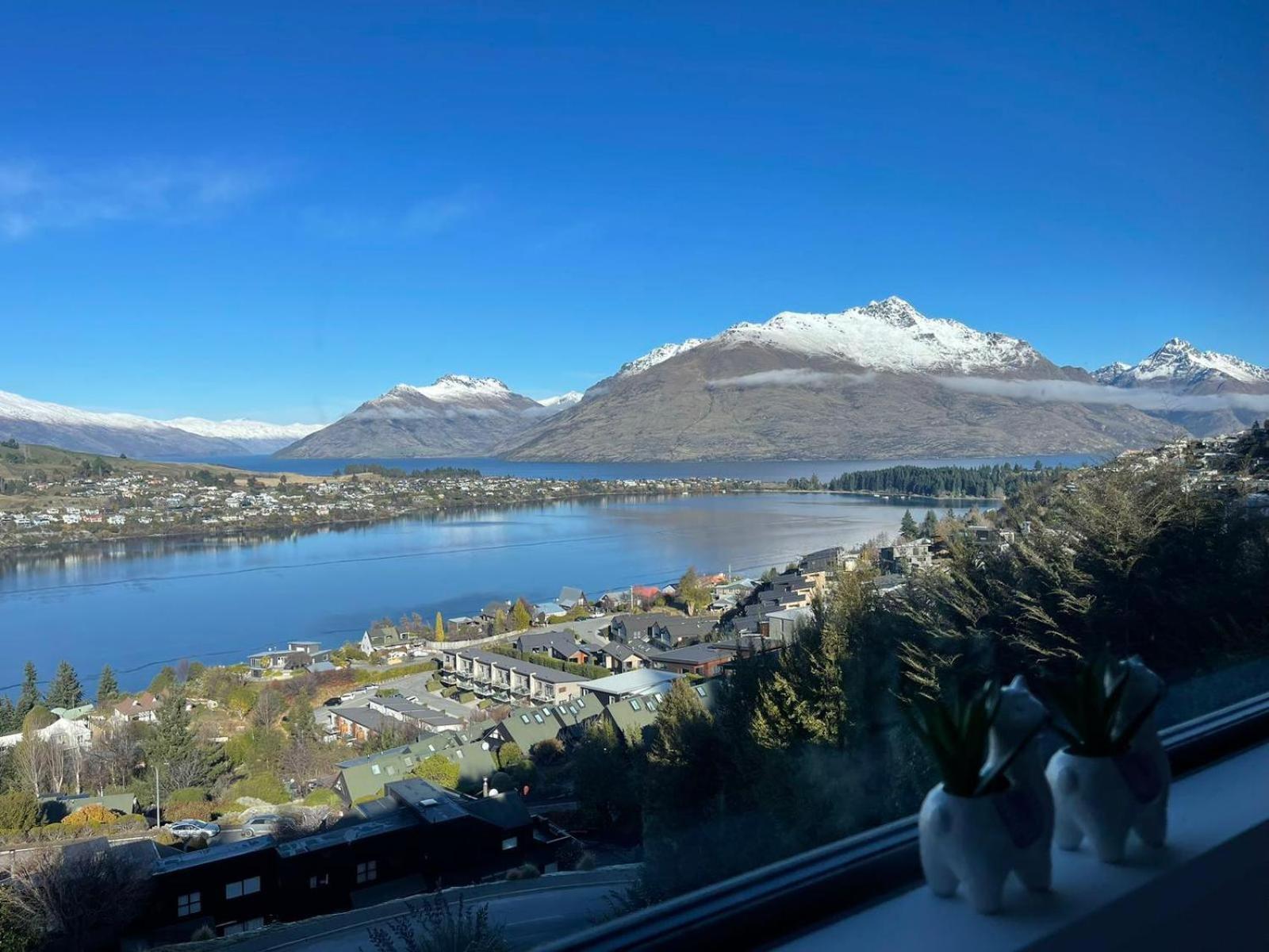 Ming'S Lakeside Goldleaf Suites Queenstown Exteriör bild